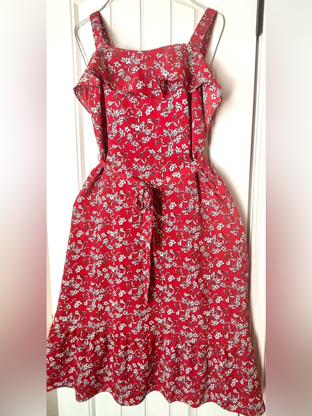 Banana Republic  Red Dress Ruffle  Across the Bust/Neckline Sleevless Tie Waist
